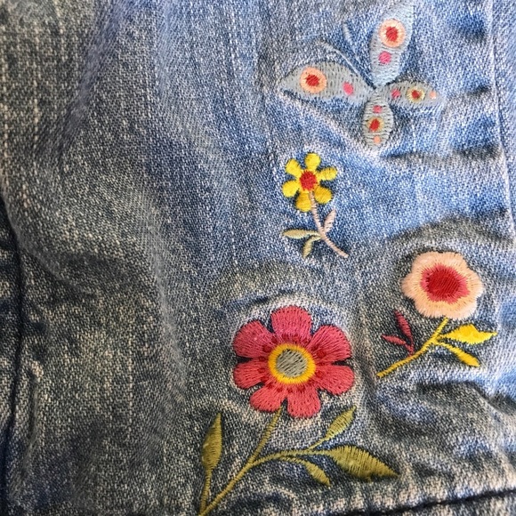 🌸5/$10🌸Baby Gap girl jeans with flowers 3-6M🌸 - Picture 3 of 4